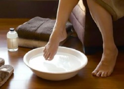 how to treat foot fungus