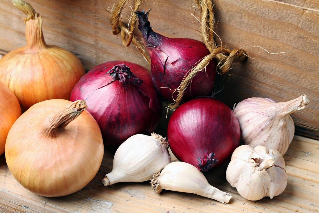 garlic and onion for nail fungus